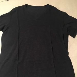 Lululemon Men’s V neck shirt